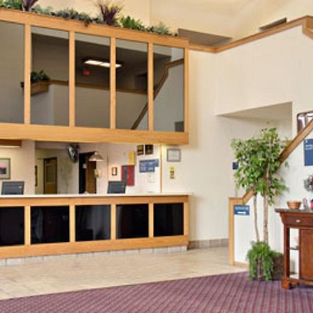 Travelodge Indianapolis Castleton 내부 사진